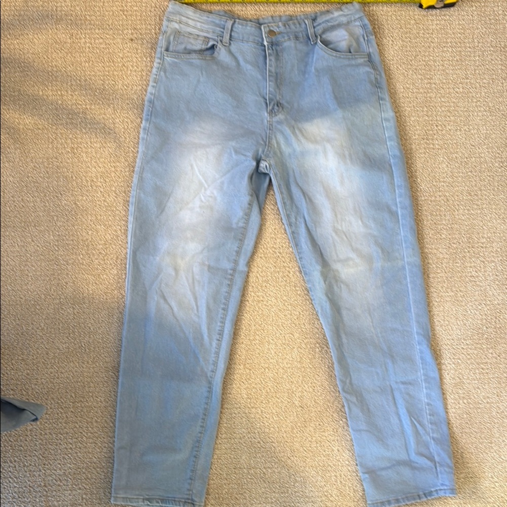 Classic Blue Straight Leg Jeans with Contrast Stitching